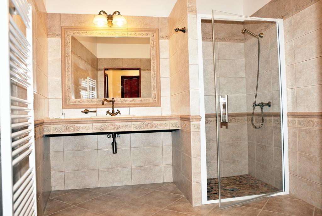 Hotel Pelikán Třeboň Szoba fotó