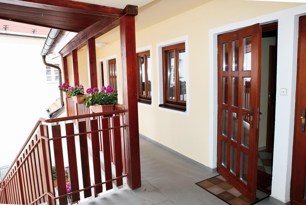 Hotel Pelikán Třeboň Kültér fotó