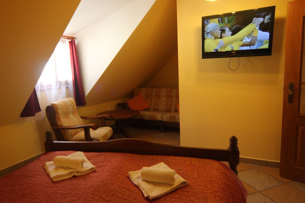 Hotel Pelikán Třeboň Kültér fotó